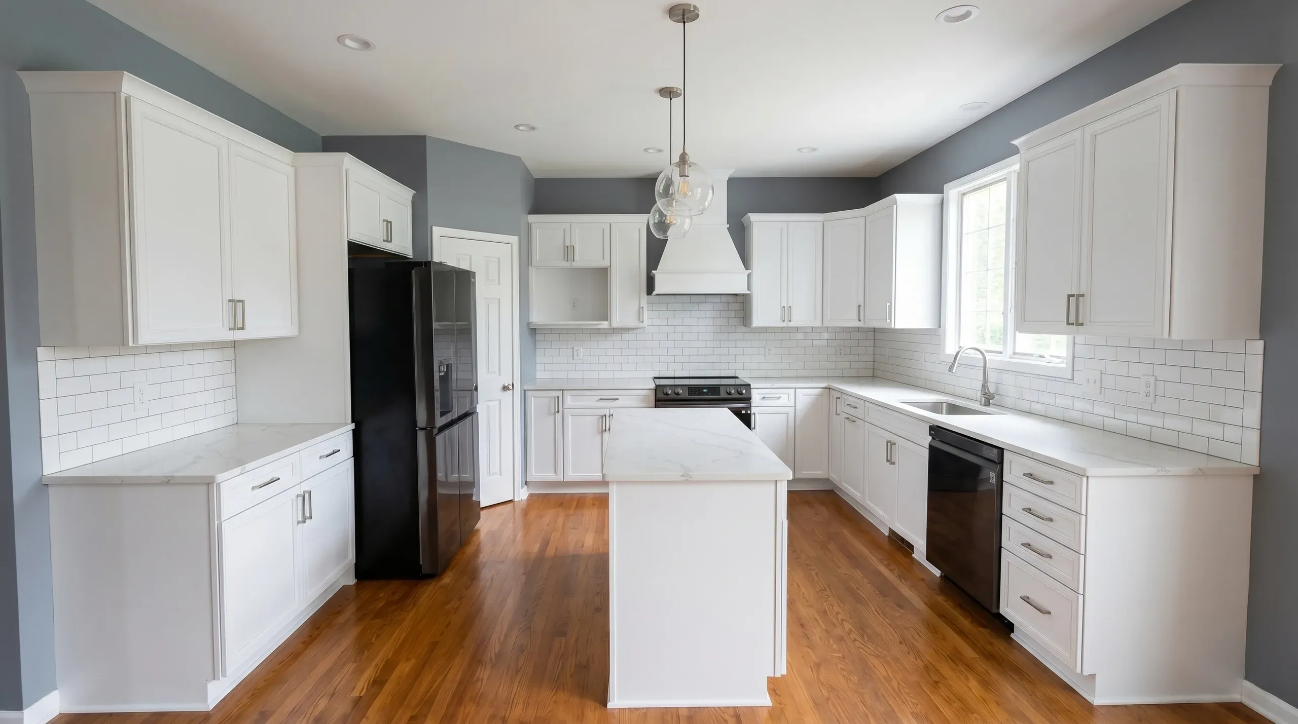 White Shaker, Black Appliances