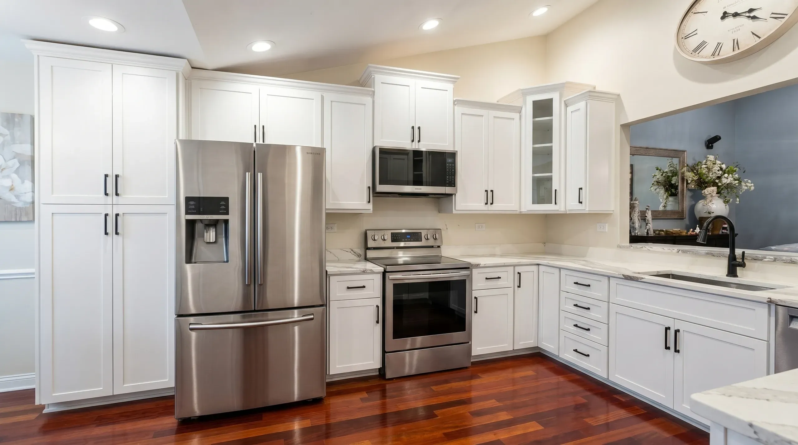 White Shaker, Brazilian Cherry Floor
